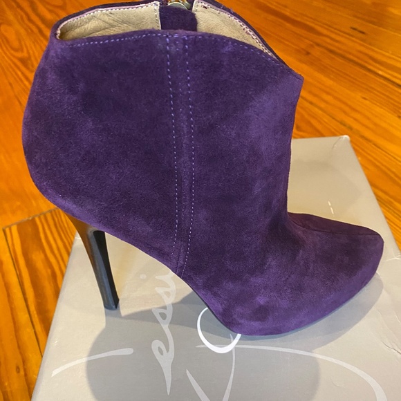 Jessica Simpson Pasadena Ankle Booties, Eggplant Suede, Sz. 7.5M. - Picture 11 of 16